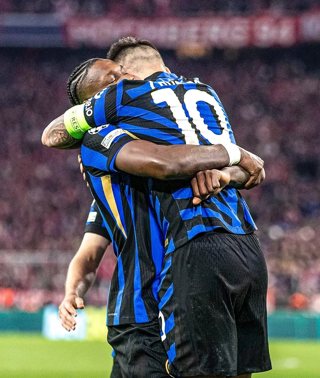 转折点国际米兰篮板制胜；法甲集结日攻防权衡；引发热议；临场指挥获称赞(国际米兰战术)